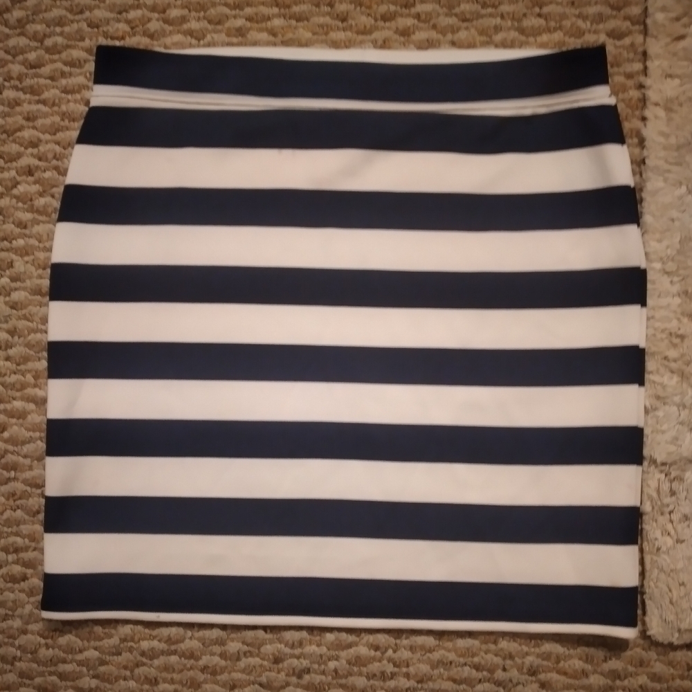 😊5 for $20 Forever 21 skirt